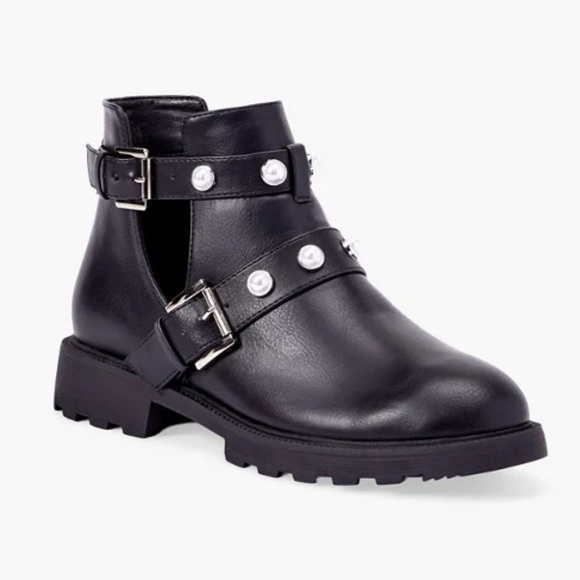 JustFab Shoes - JustFab Clarice Black Faux Pearl Studded Cutout Lug Sole Ankle Boots Size 9